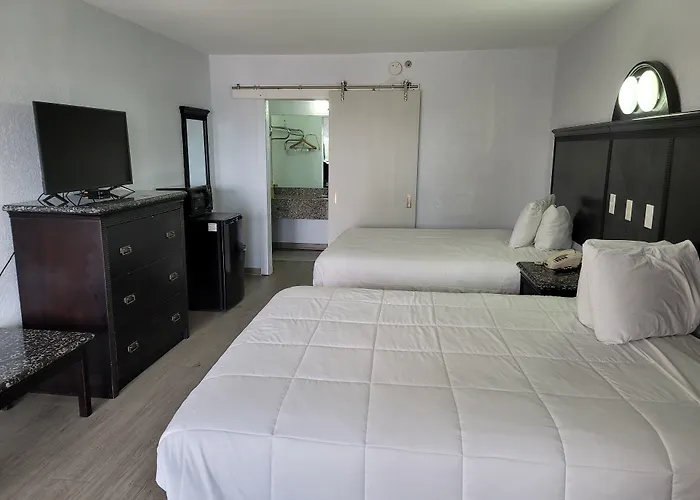 Motel: Fairway Inn